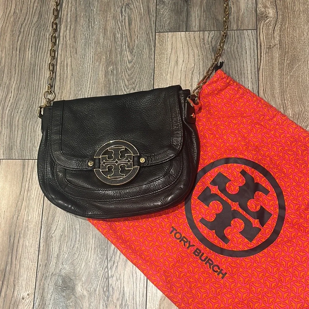 Great condition Tory Burch purse in black and gold detail/trim - Picture 1 of 16